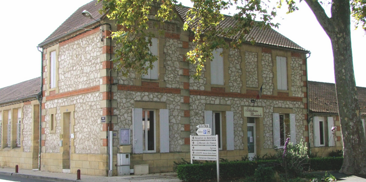 photo de la façade de la bibliothèque de Port-Sainte-Foy-et-Ponchapt