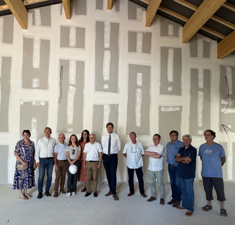 Illustration de Nouveau siège de la CdC du Pays Foyen : les élus et partenaires visitent le chantier